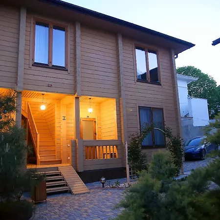 Villa Chayka *