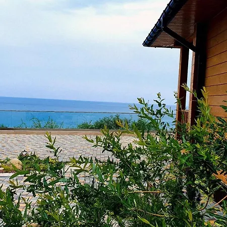 Villa Chayka